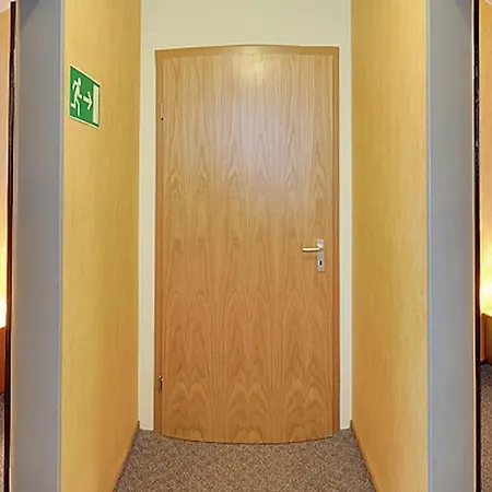 카이나트 2* 슈투트가르트